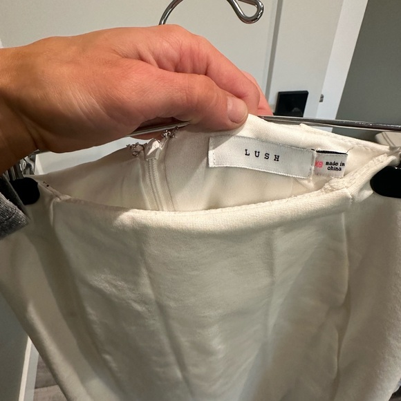 Luxe White Pencil skirt. XS - Picture 3 of 4
